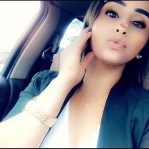 Meet your Posher, Andrea